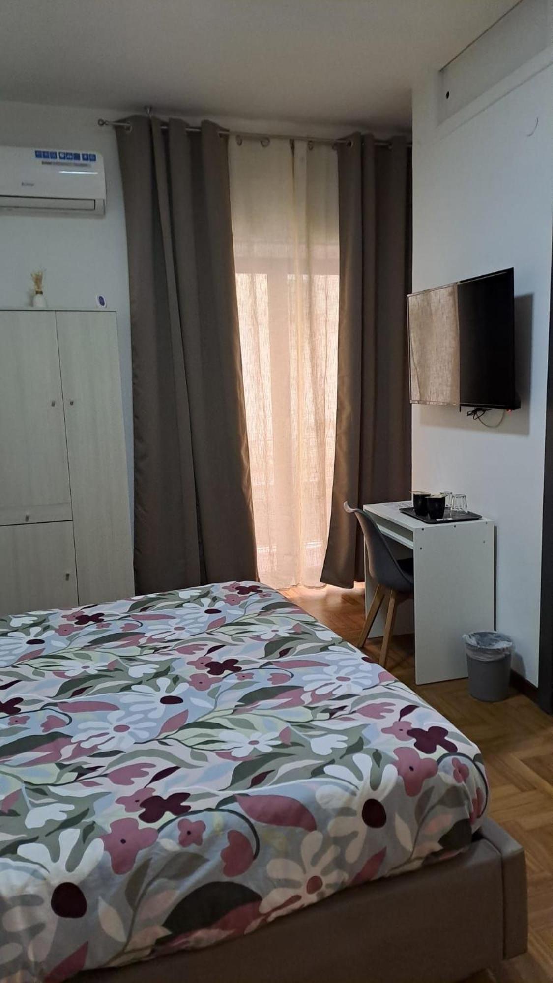 Royal Poerio Hotel Nápoly Kültér fotó