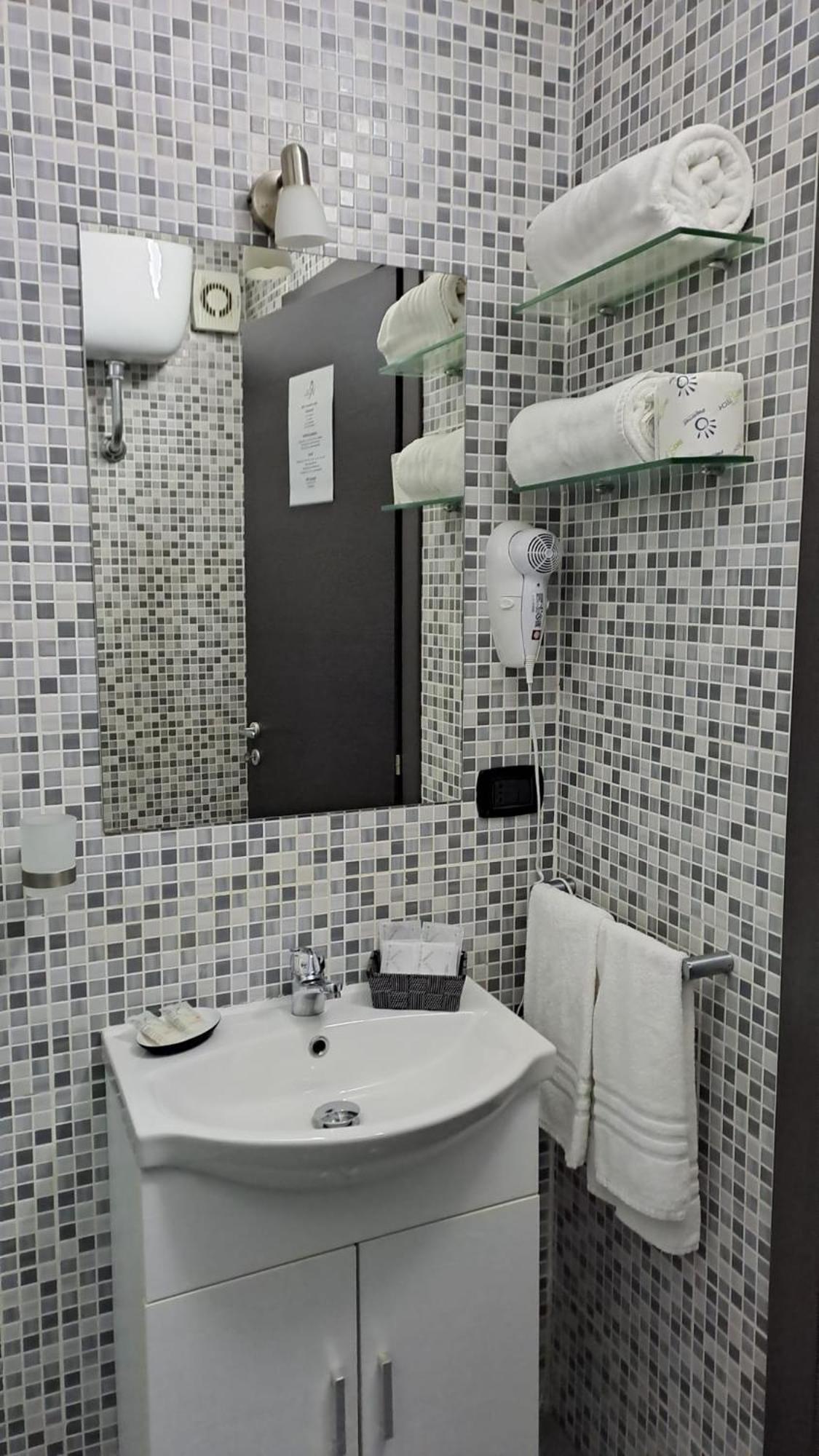 Royal Poerio Hotel Nápoly Kültér fotó